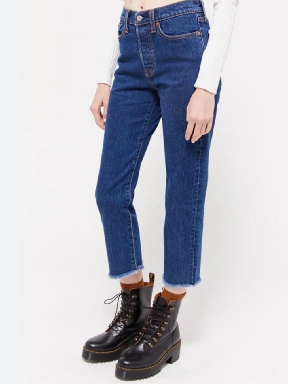 Levi’s Wedgie fray hem jeans 24